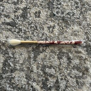 IPSY Large Fluffy Bird Blending Brush